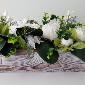 Magnolia Leaves Centerpiece